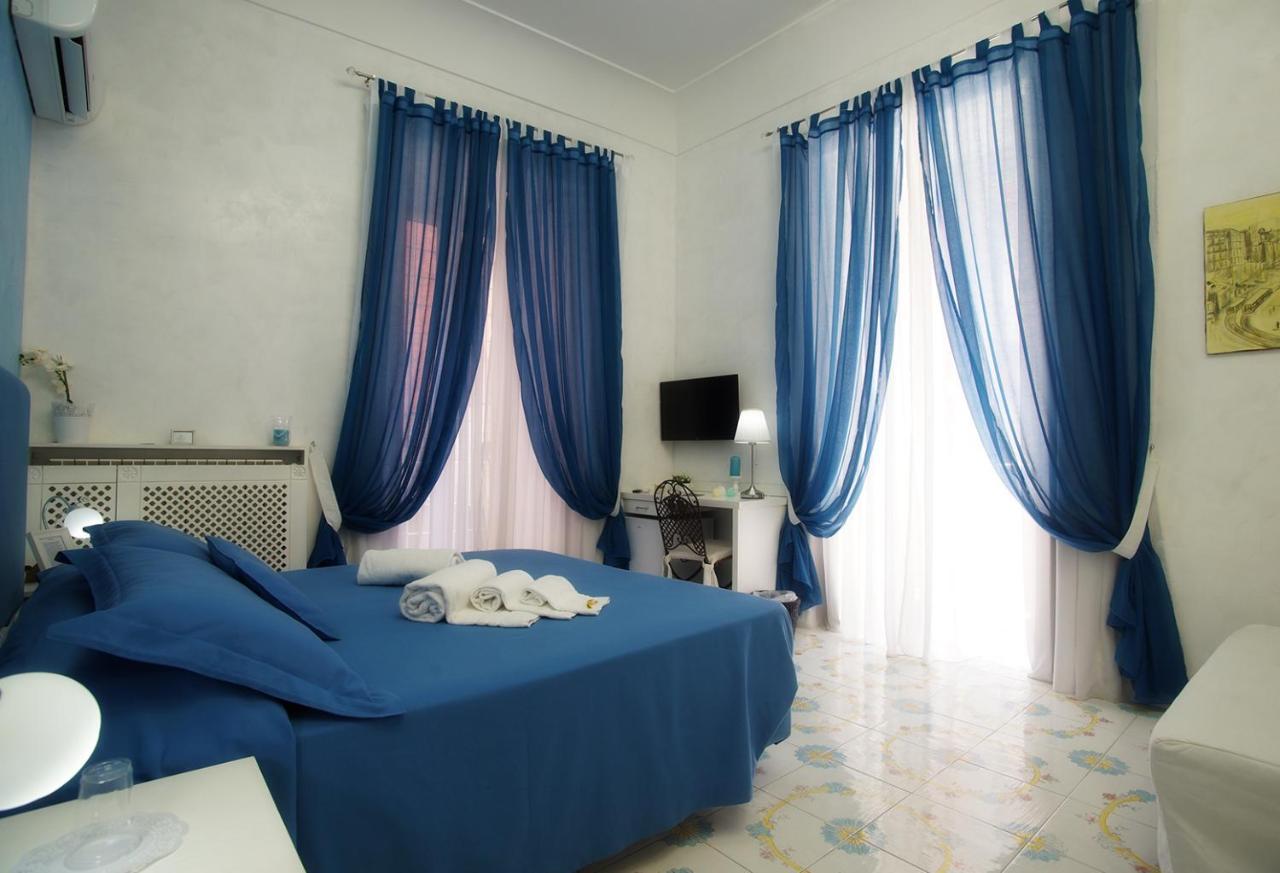 Le Vie Di Napoli B&B Nápoles Exterior foto
