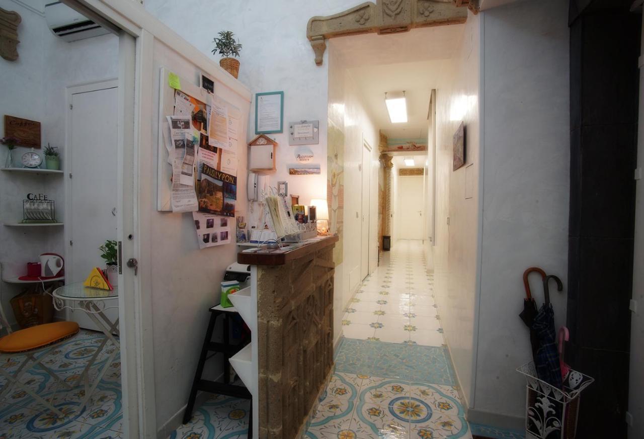 Le Vie Di Napoli B&B Nápoles Exterior foto