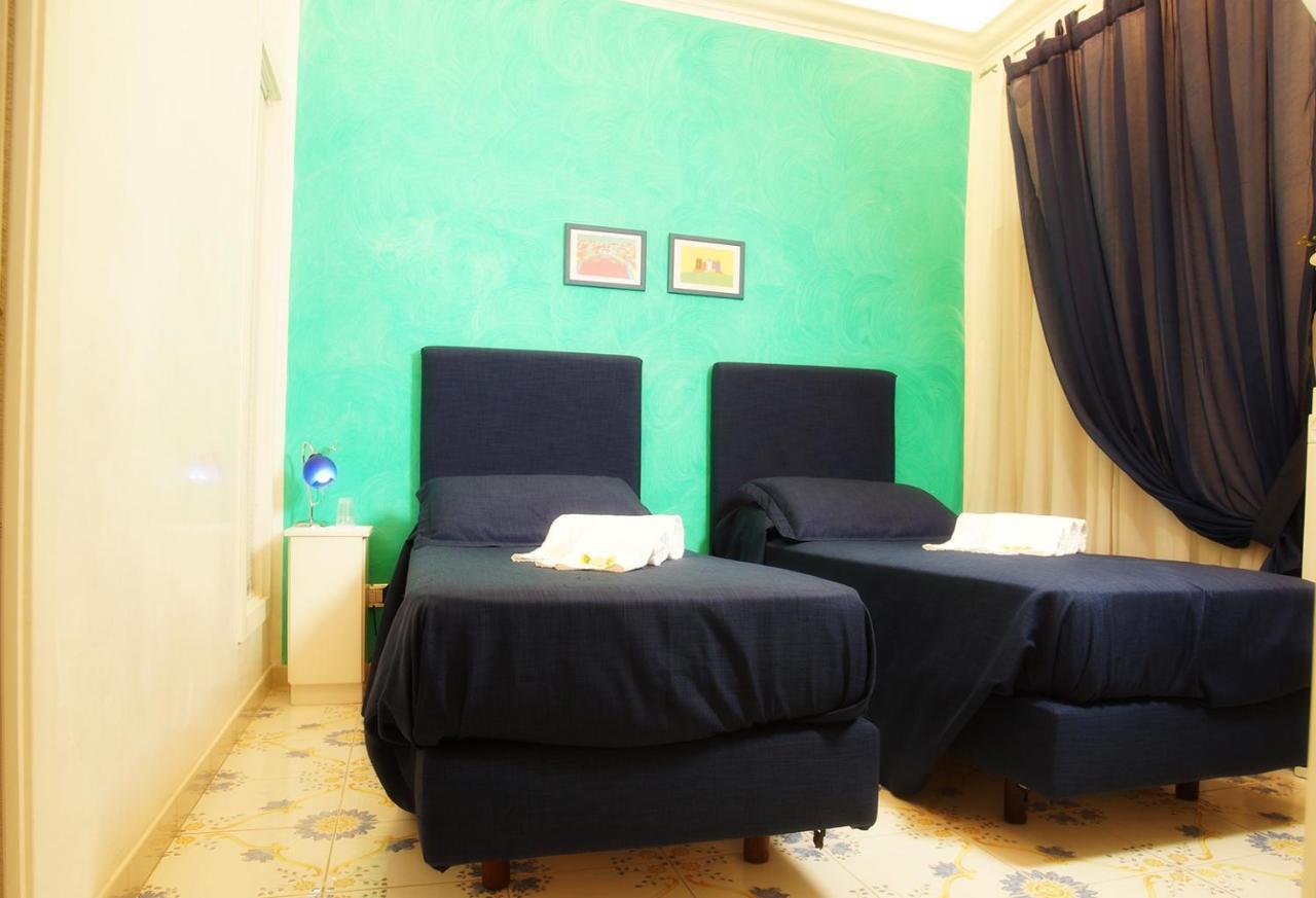 Le Vie Di Napoli B&B Nápoles Exterior foto