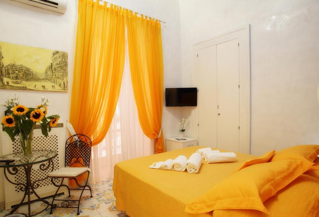 Le Vie Di Napoli B&B Nápoles Exterior foto