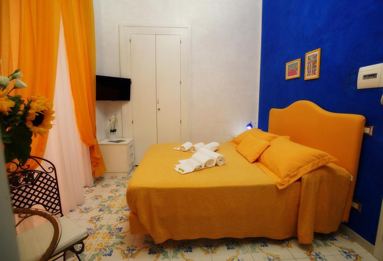 Le Vie Di Napoli B&B Nápoles Exterior foto